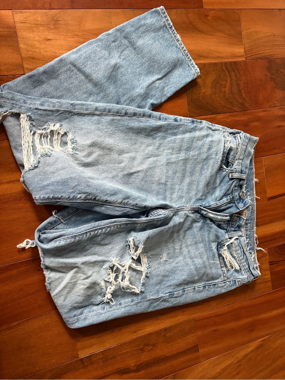 American Eagle Outfitters Light Blue Distressed Boyfriend Jeans